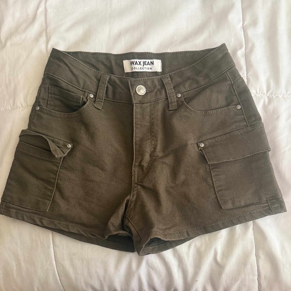 Wax Jean Women's Cargo Shorts in Olive Green